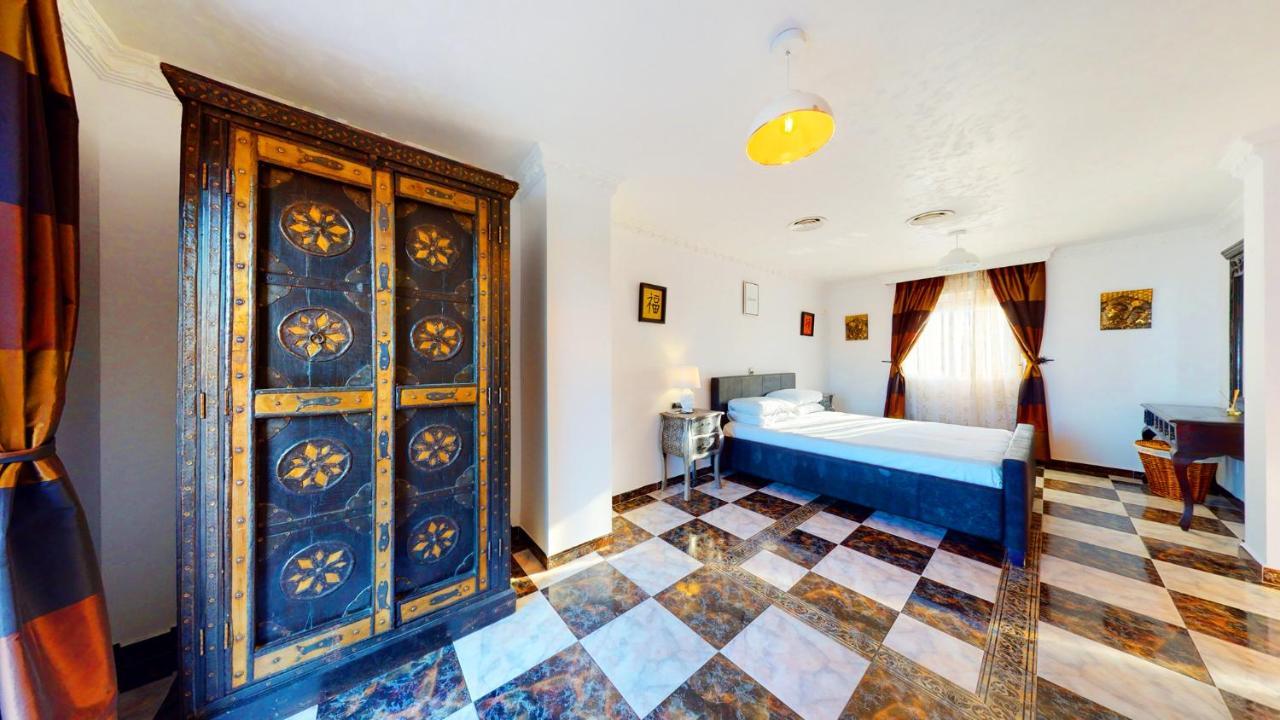 Majestic Villa By The Beach Heated Private Pool & Jacuzzi Беналмадена Екстериор снимка