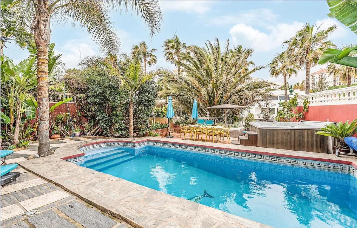 Majestic Villa By The Beach Heated Private Pool & Jacuzzi Беналмадена Екстериор снимка