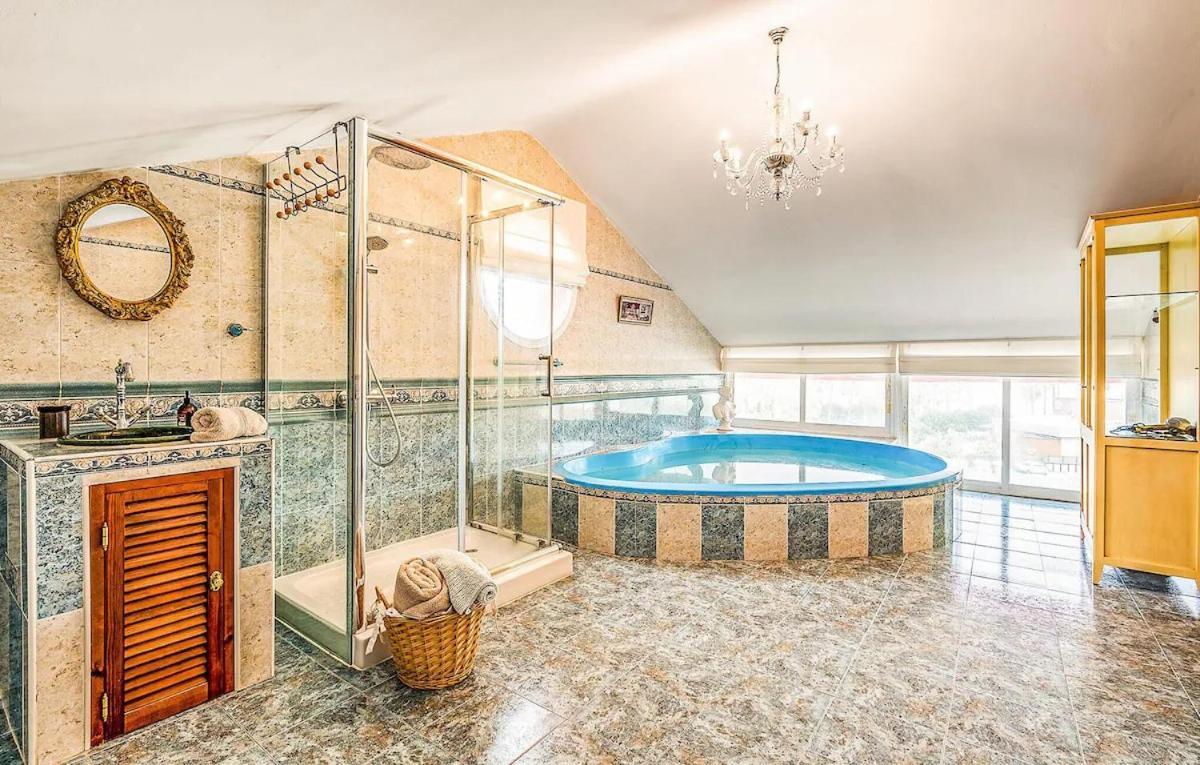 Majestic Villa By The Beach Heated Private Pool & Jacuzzi Беналмадена Екстериор снимка